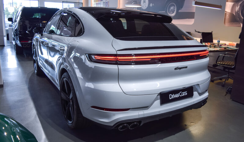Porsche Cayenne Coupé E-Hybrid lleno