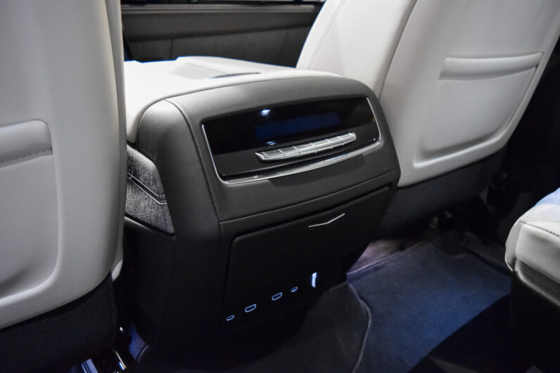 Cadillac Escalade 6.2 V8 Supercharged V-Series SWB lleno