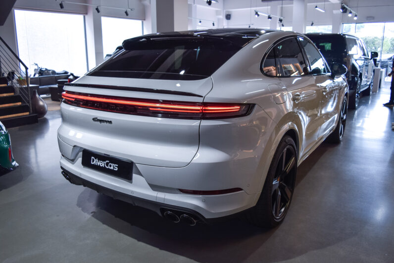Porsche Cayenne Coupé E-Hybrid lleno