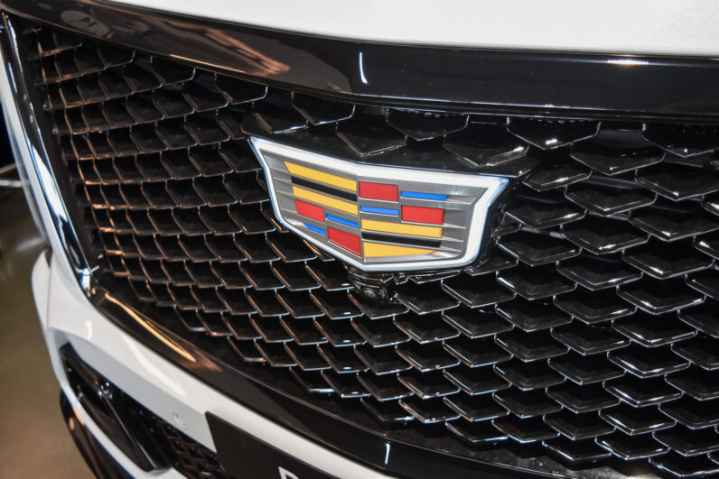 Cadillac Escalade 6.2 V8 Supercharged V-Series SWB lleno