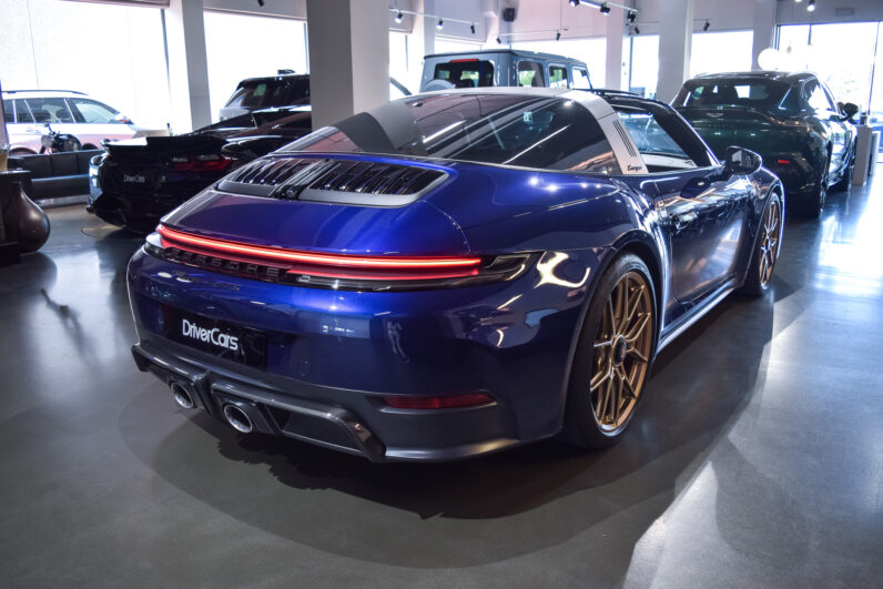 Porsche 911 Targa 4 GTS lleno