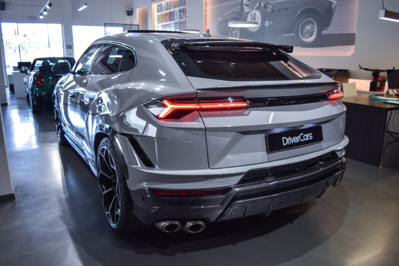 Lamborghini Urus Performante lleno