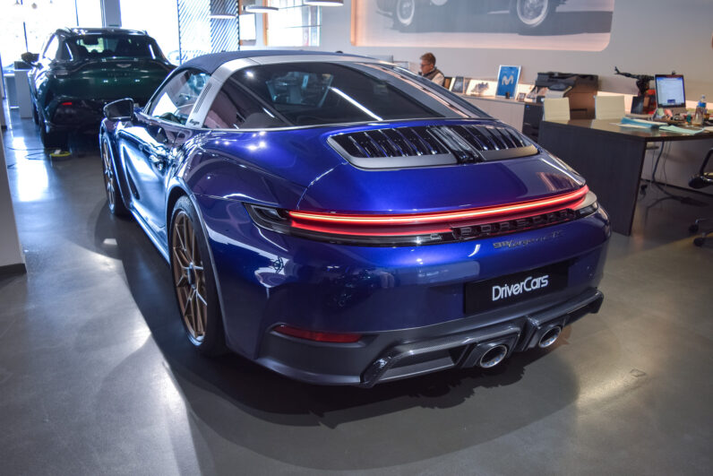 Porsche 911 Targa 4 GTS lleno