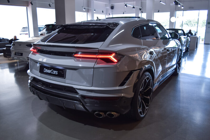 Lamborghini Urus Performante lleno
