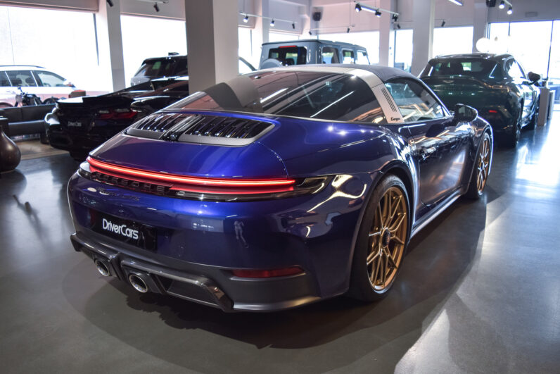 Porsche 911 Targa 4 GTS lleno
