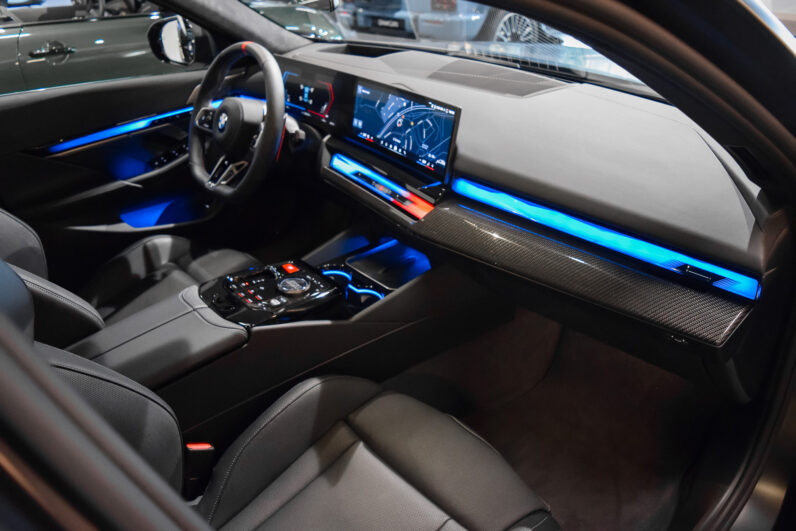 BMW M5 Touring lleno