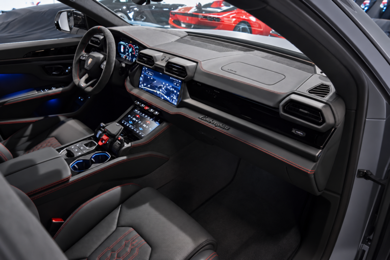 Lamborghini Urus SE lleno