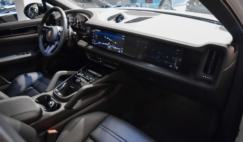 Porsche Cayenne Coupé E-Hybrid lleno