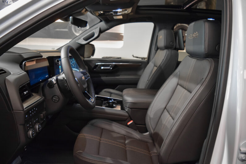 Chevrolet Suburban High Country lleno