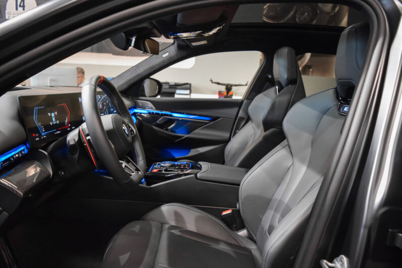 BMW M5 Touring lleno