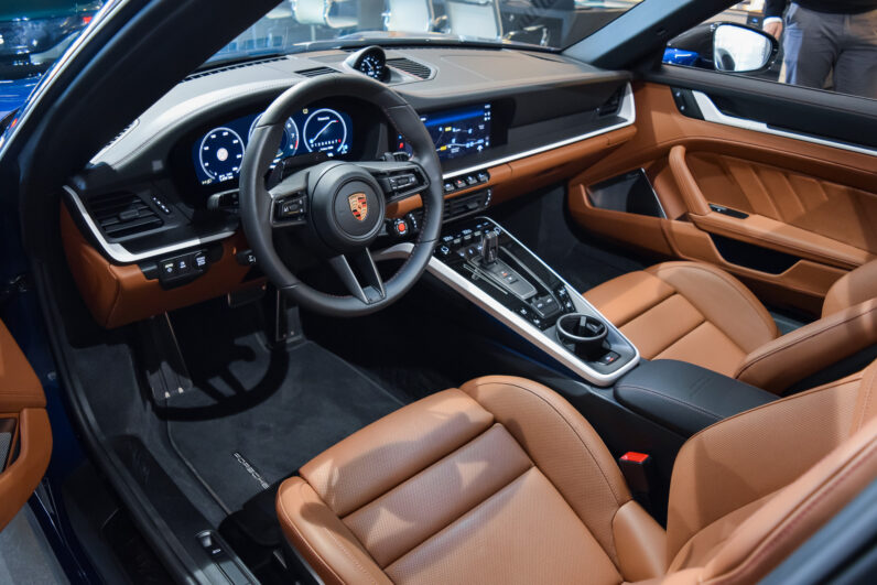 Porsche 911 Targa 4 GTS lleno