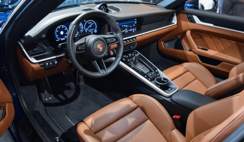 Porsche 911 Targa 4 GTS lleno