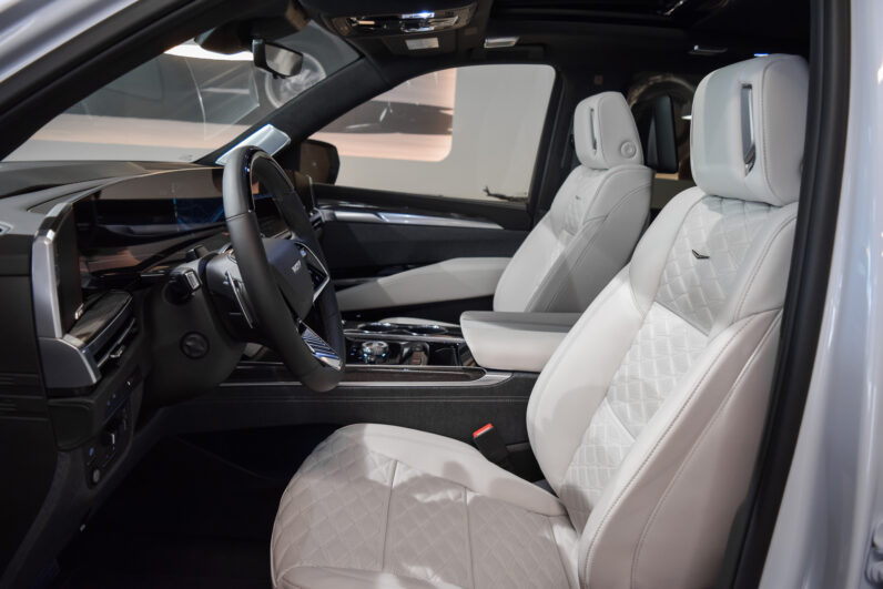 Cadillac Escalade 6.2 V8 Supercharged V-Series SWB lleno