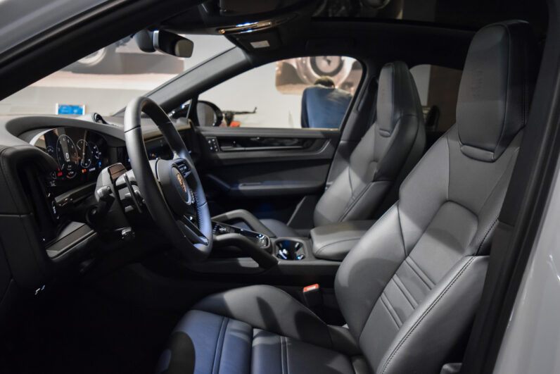 Porsche Cayenne Coupé E-Hybrid lleno