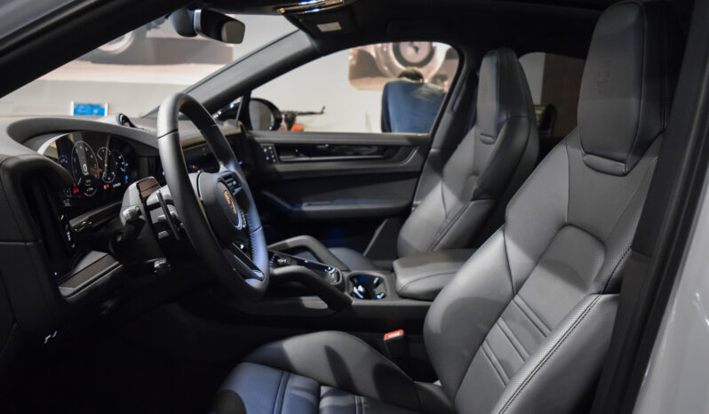 Porsche Cayenne Coupé E-Hybrid lleno