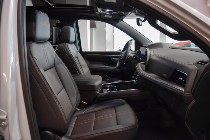 Chevrolet Suburban High Country lleno