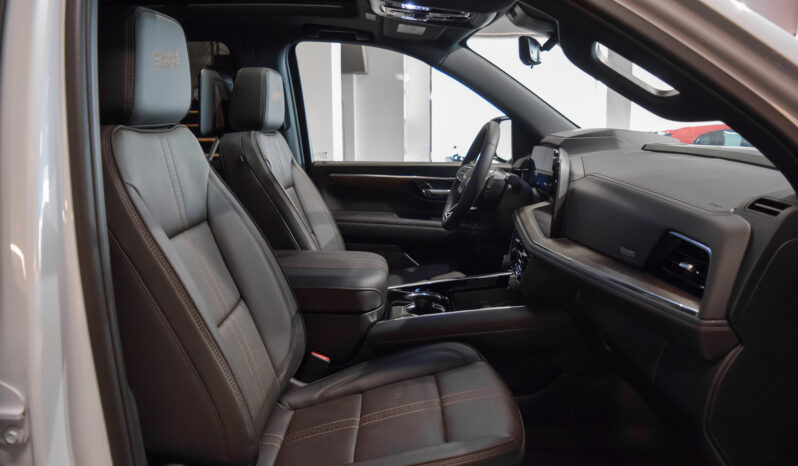 Chevrolet Suburban High Country lleno