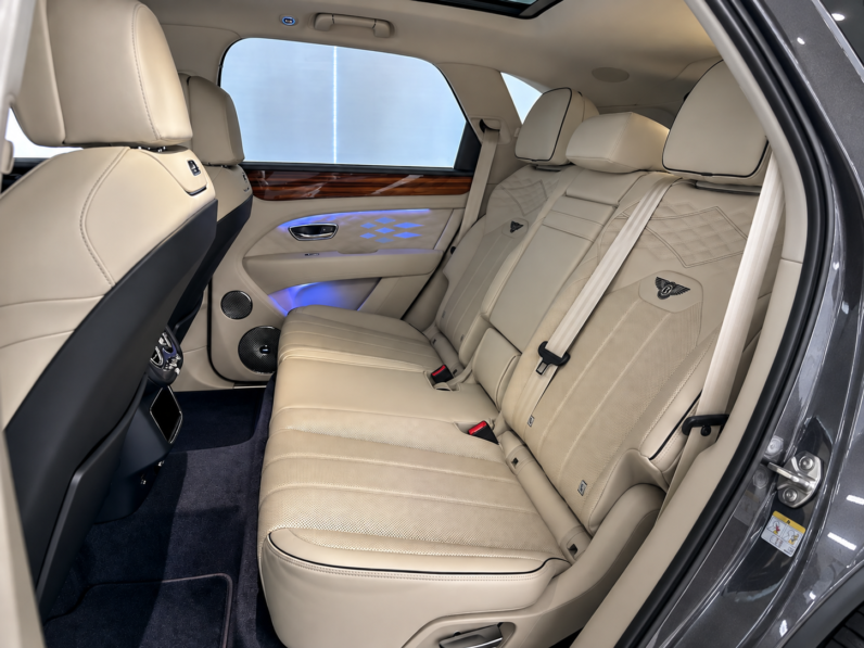 Bentley Bentayga Atelier V8 lleno