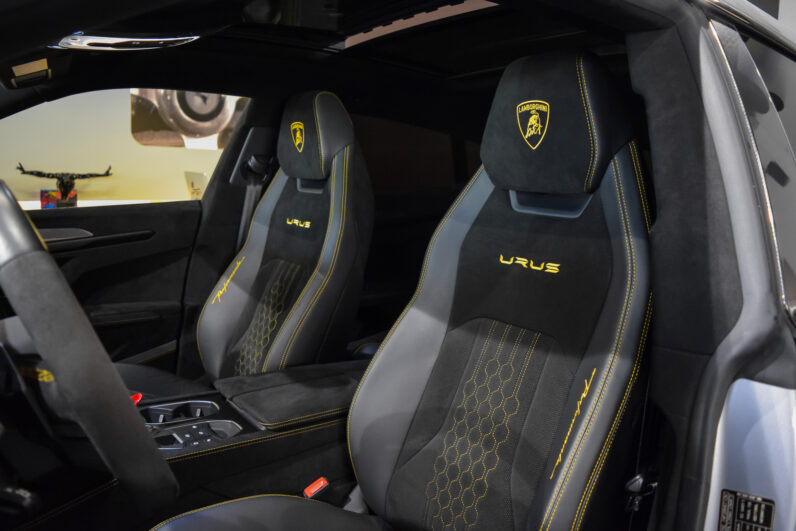 Lamborghini Urus Performante lleno
