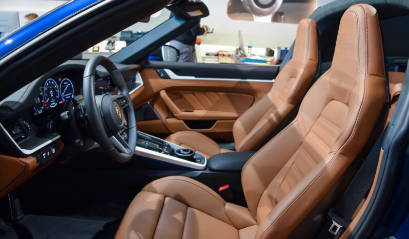 Porsche 911 Targa 4 GTS lleno
