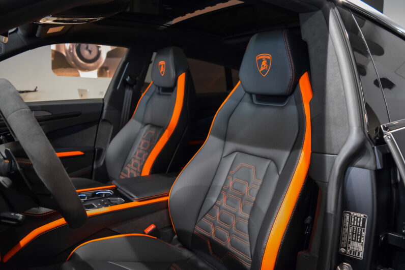 Lamborghini Urus SE lleno