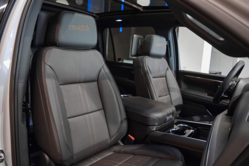 Chevrolet Suburban High Country lleno