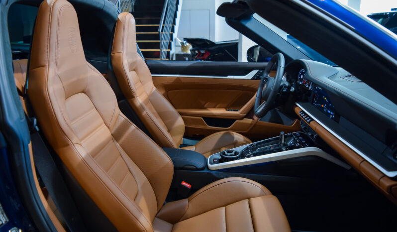 Porsche 911 Targa 4 GTS lleno