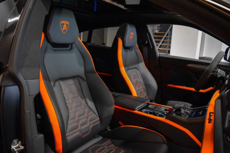 Lamborghini Urus SE lleno