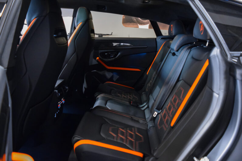 Lamborghini Urus SE lleno