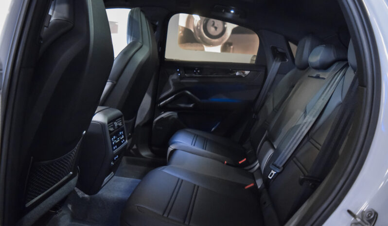 Porsche Cayenne Coupé E-Hybrid lleno