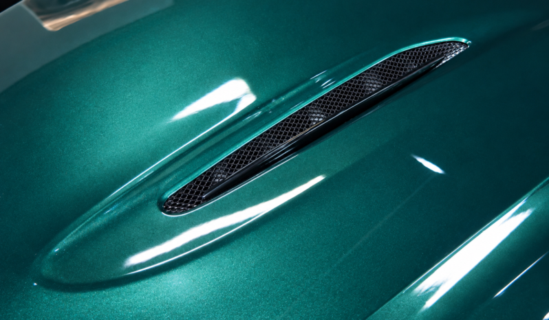 Aston Martin DBX 707 lleno