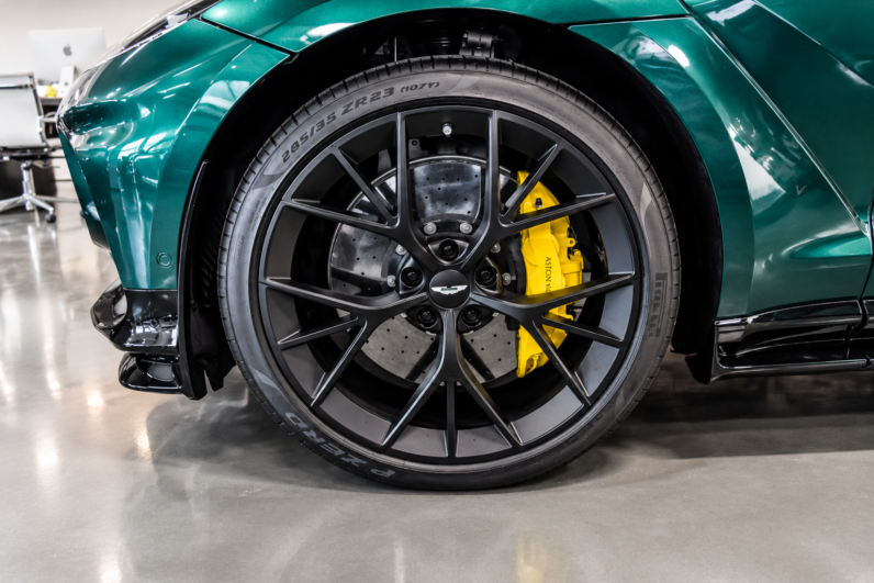 Aston Martin DBX 707 lleno