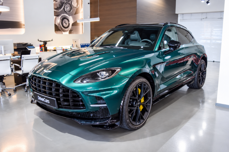 Aston Martin DBX 707 lleno